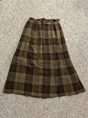 New Vintage Women’s Brown Plaid Wool Skirt - Women’s Size 5/6